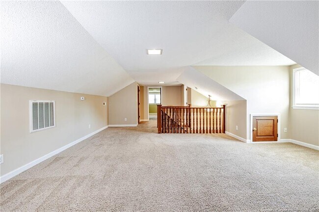 Building Photo - 329 Eddies Ln