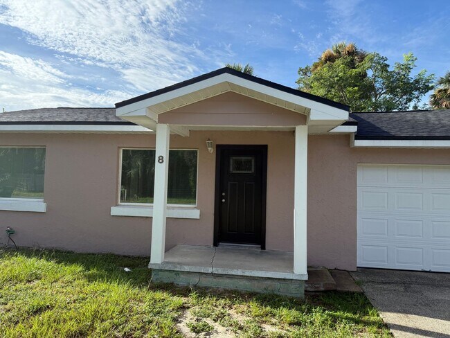 Primary Photo - Newly Renovated 2.2 with Den - view of can...