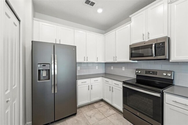 Building Photo - 9944 Red Eagle Dr