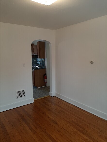 diningroom - 137 North Ave