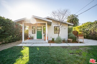 Building Photo - 1611 N Avenue 56