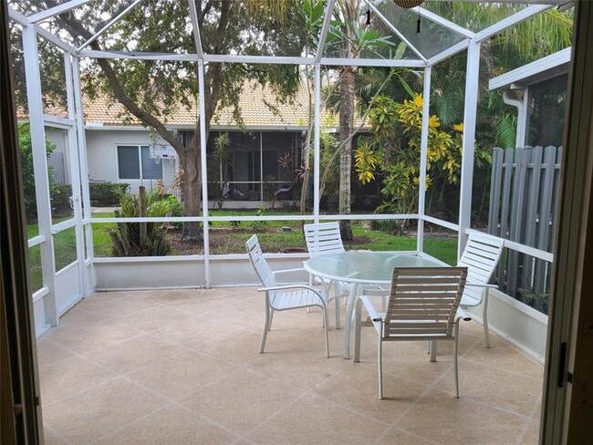 Building Photo - 4740 SW 12th Pl