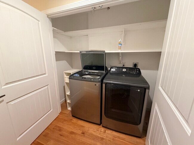 Building Photo - 112 E Quinobequin Rd