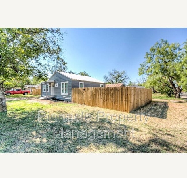 Building Photo - 1902 Coleman St