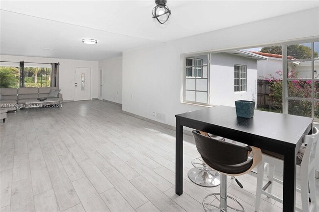 Building Photo - 1510 Hayes St