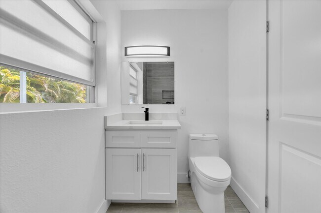 Building Photo - 8801 Sunlit Cove Dr NE