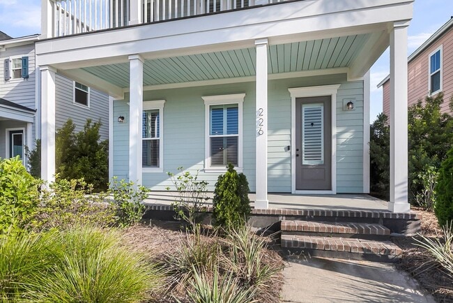 Building Photo - Beautiful 3 Bedrooms, 3.5 Bathrooms Home i...