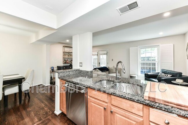 Building Photo - 2536 S Arlington Mill Dr