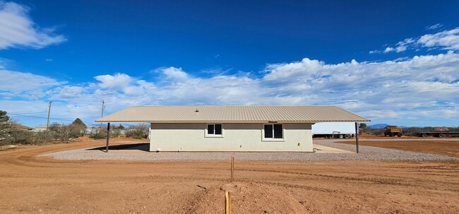 Building Photo - 537 E Ash St