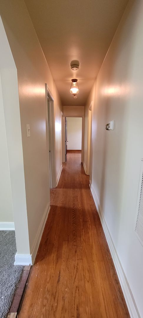 Building Photo - Brick ranch in Southside with large privat...