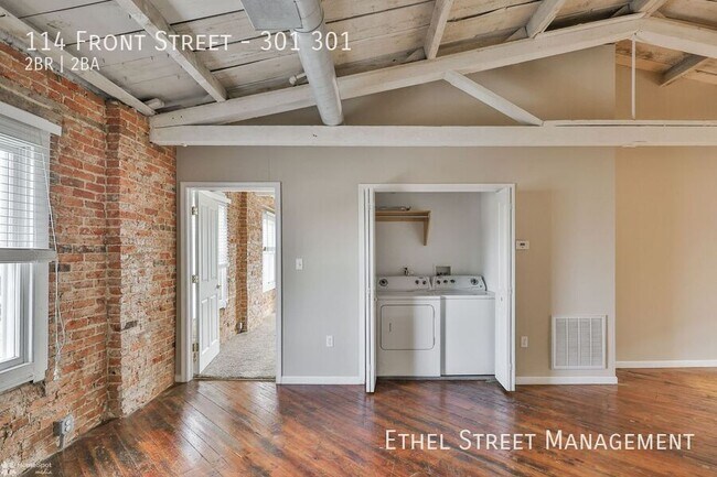 Building Photo - 114 Front St