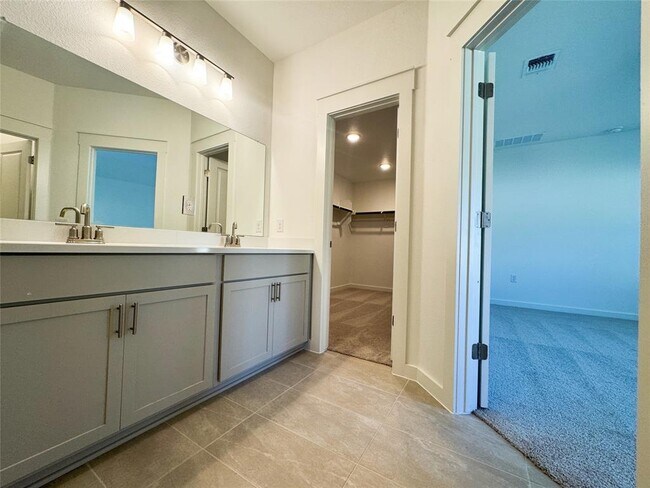 Building Photo - 7604 Purple Drop Bnd