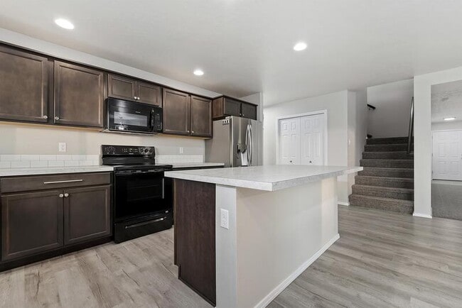 Building Photo - 1326 Placerville St