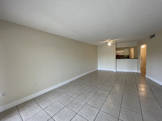 Building Photo - 4255 N University Dr