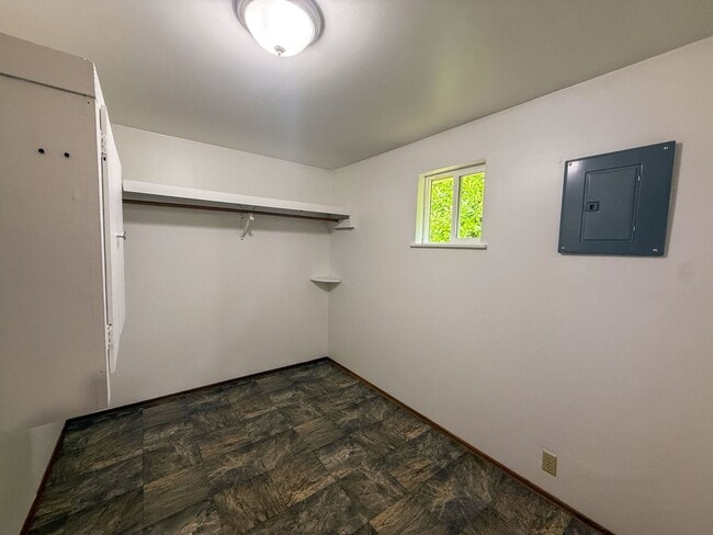 Building Photo - 2bd/1.75ba Lynnwood Home
