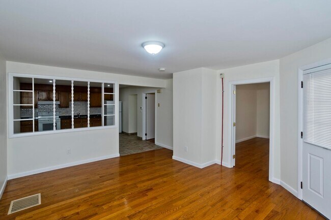 Building Photo - 181 State St