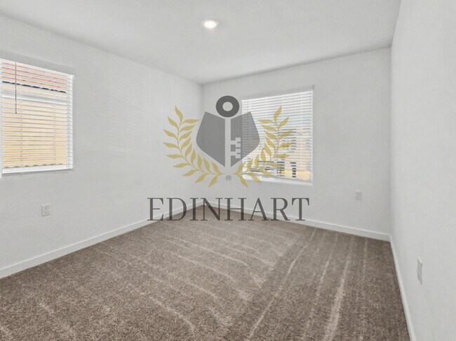 Building Photo - 1820 Klamath Rd S