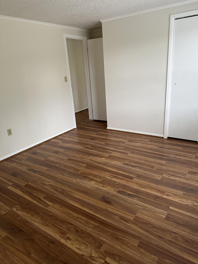 Building Photo - 61 Belgium Hill Rd