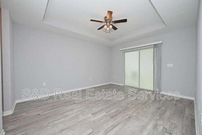 Building Photo - 5662 Tower Palms Ln