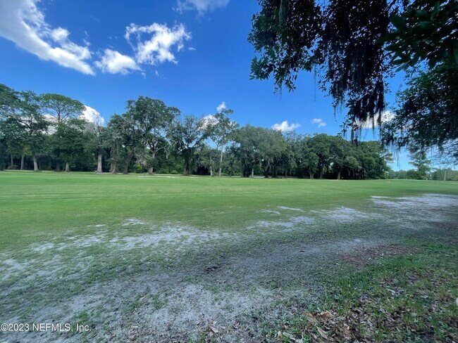 Building Photo - 5391 Golf Course Dr