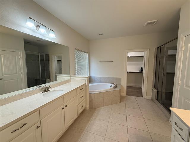 Building Photo - 924 Julia Pl