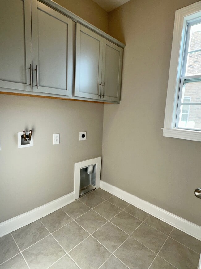 Building Photo - 1486 Summergate Dr
