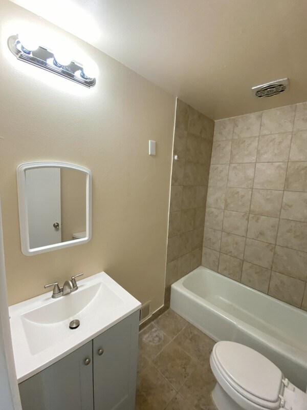 Building Photo - 725 S 1000 W