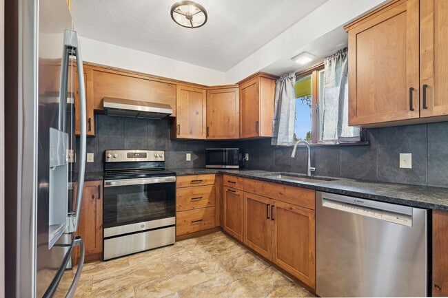 Building Photo - Whitefish Home