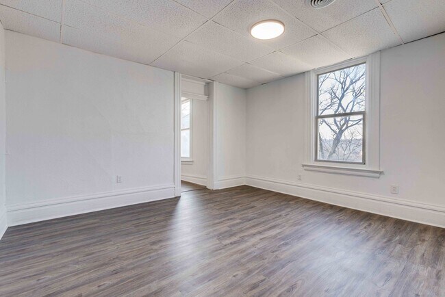 Building Photo - 238 Hazelwood Ave