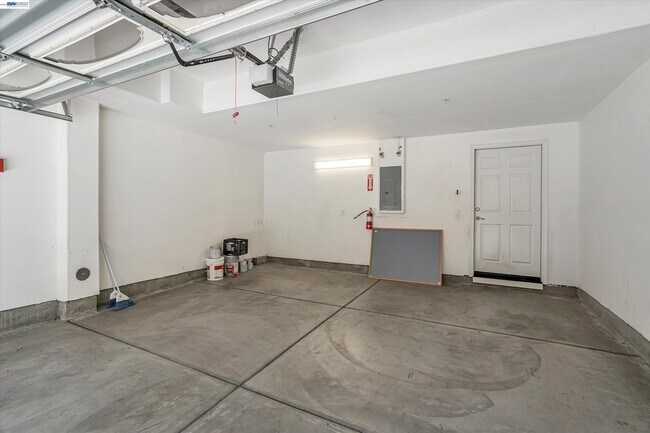 Building Photo - 1139 Genco Terrace