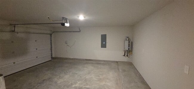 Building Photo - 271 Charles Rdg Dr