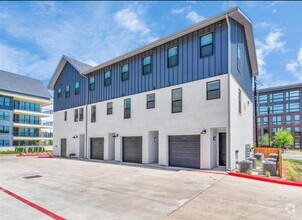 Building Photo - 91 Jensen Dr