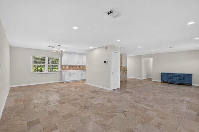Building Photo - 1125 41st Ave