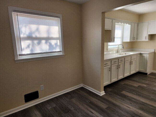 Building Photo - 4306 Shady Villa Dr
