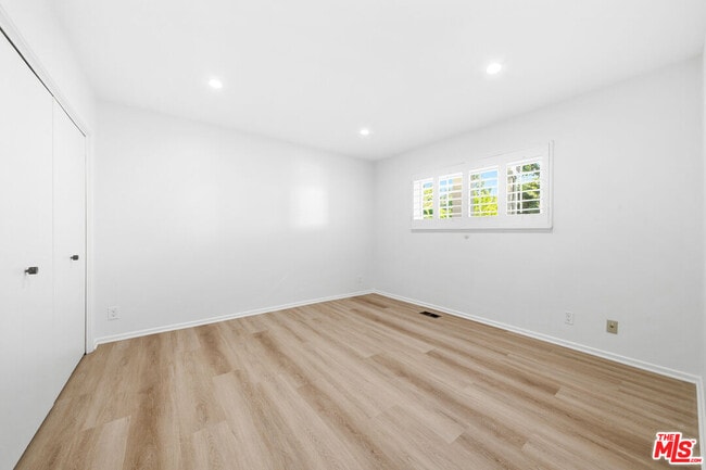 Building Photo - 8900 Alto Cedro Dr