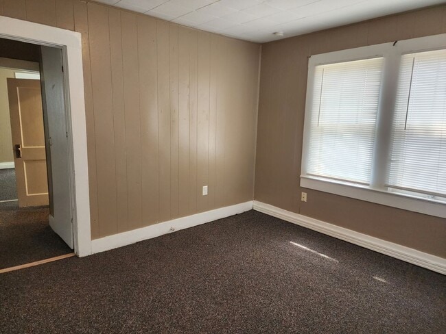 Building Photo - 809 S Avenue A