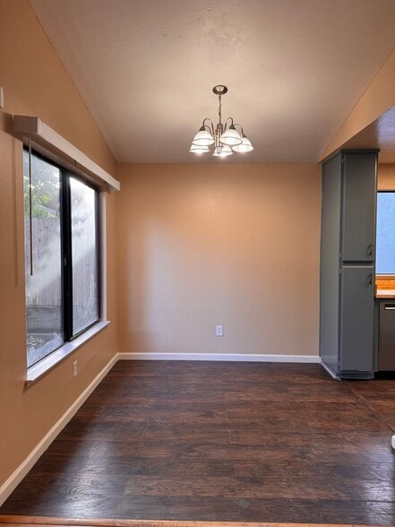 Building Photo - 259 Dartford St