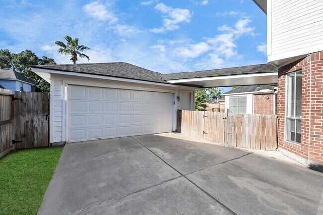 Building Photo - 623 Airybrook Ln