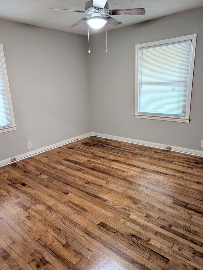 Building Photo - 246 Robert E Lee Dr