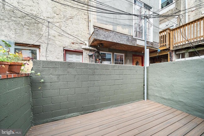 Building Photo - 907 League St