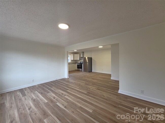 Building Photo - 1407 Sherwood Dr