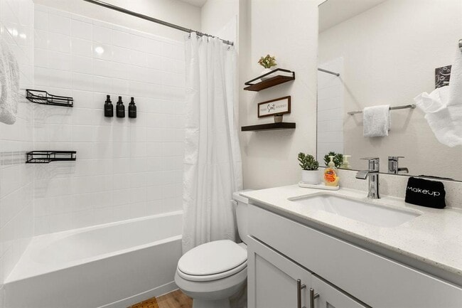 Building Photo - 10513 Defender Trl