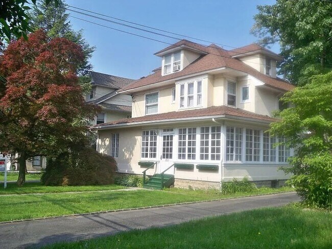 Primary Photo - 260 Park St