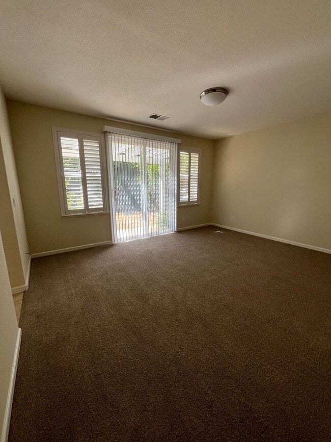 Building Photo - Beautiful Large Home in Wildhorse