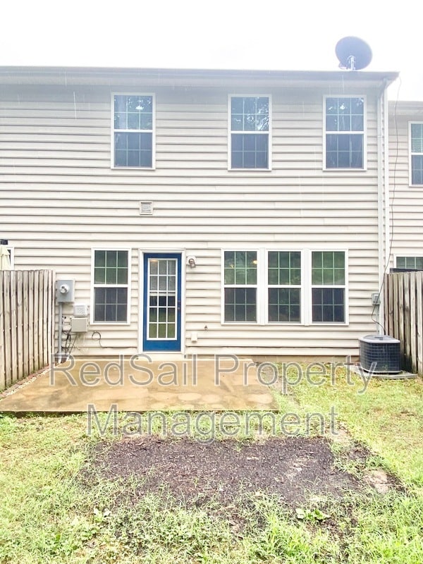 Building Photo - 107 Riva Ct