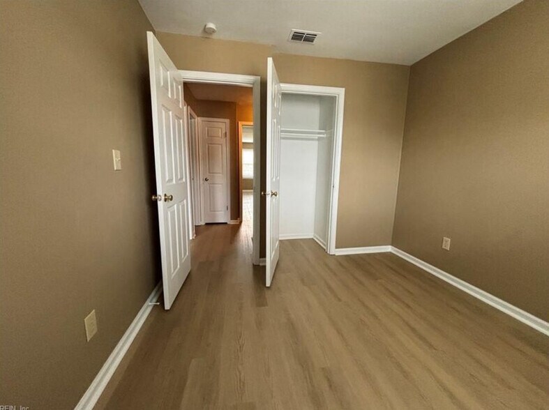 Building Photo - 1508 Brenland Cir