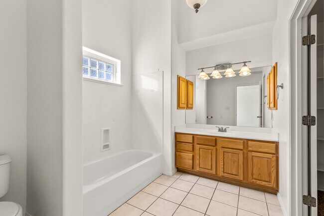 Building Photo - 8650 La Mancha Ln
