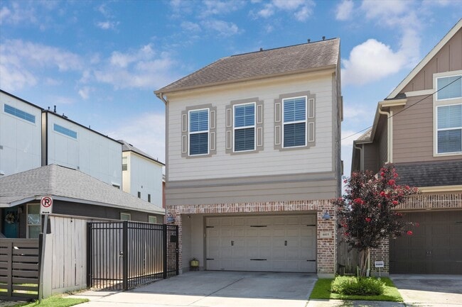 Building Photo - 4415 Marina St