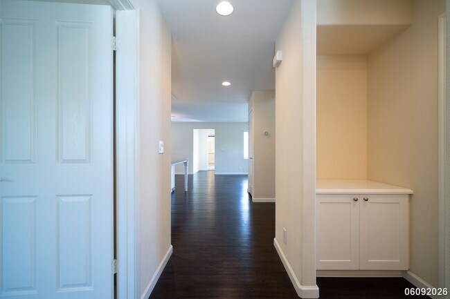 Building Photo - $5,250 /4 Bed / 3 Bath/Private Lagoon Access, Solar Savings & Resort-Style Living in Exclusive Ho...