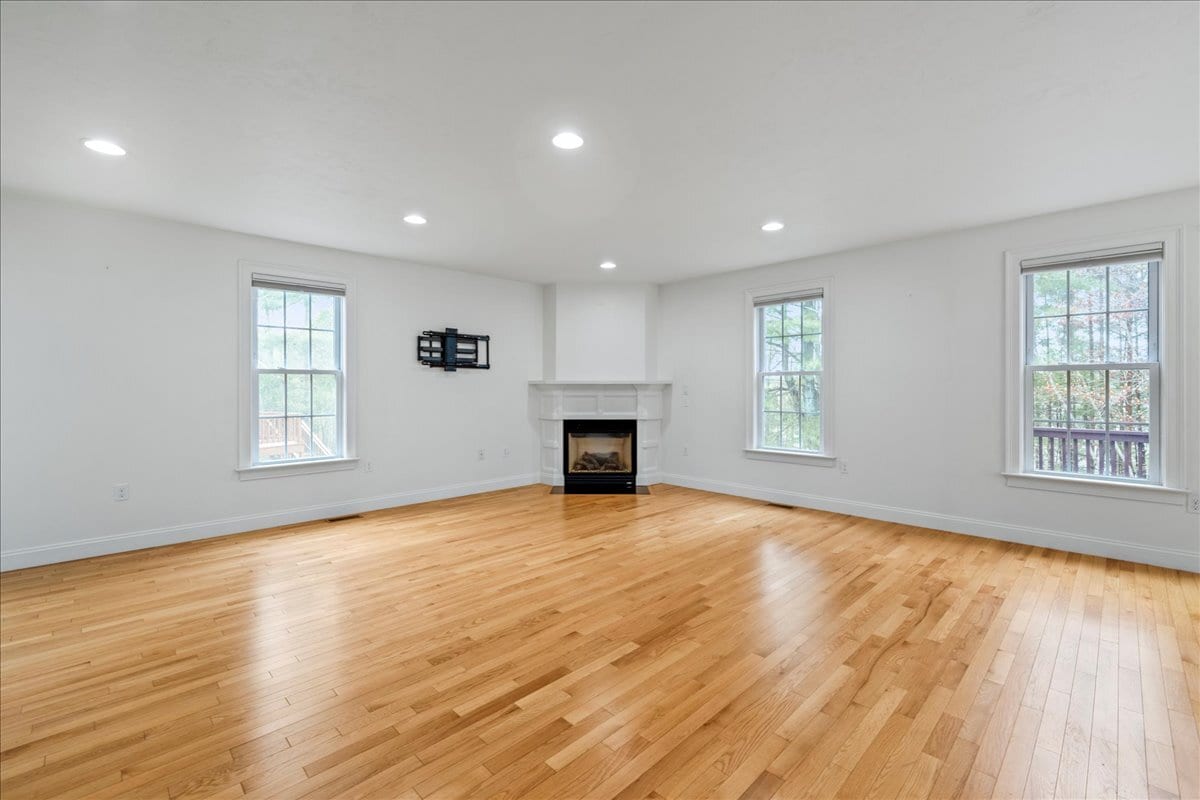 Building Photo - 6 Longview Cir